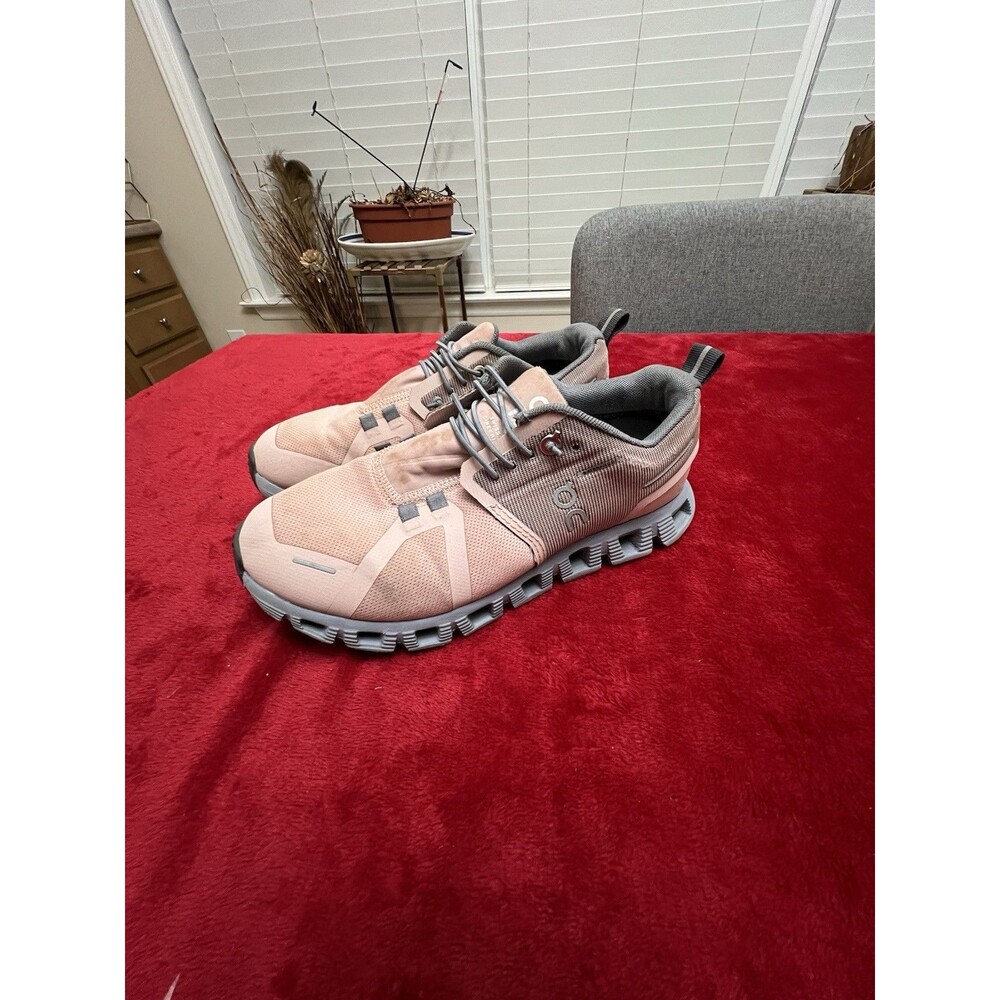 On Running Cloud 5 Waterproof Rose Fawn Women's Running Shoes Size 6